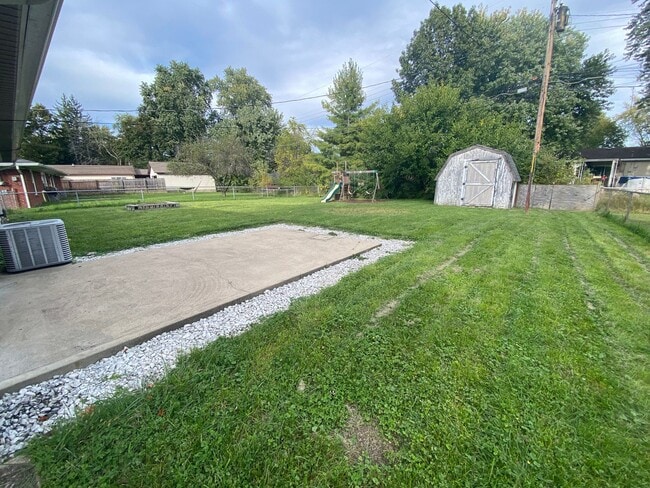 Photo - 845 Middle Dr