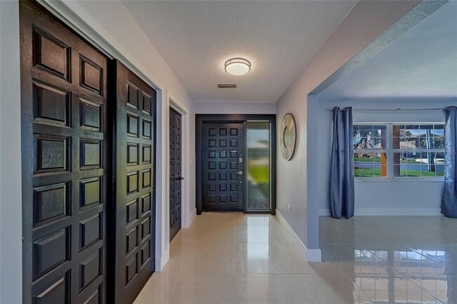 Photo - 400 Capri Blvd
