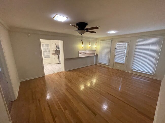 607 Claymore Dr