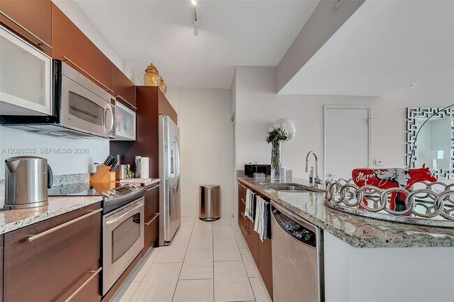 Photo - 951 Brickell Ave Unidad 2406