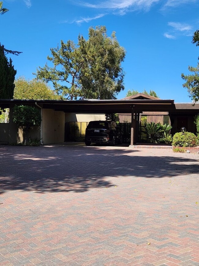 Photo - 18706 Edleen Dr