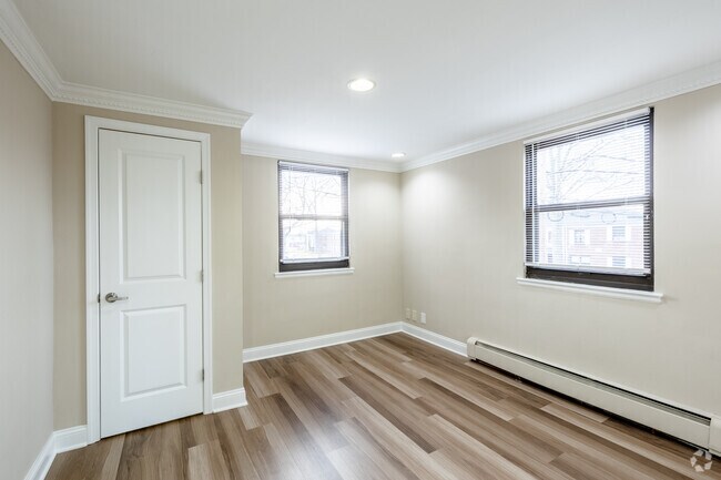 2BR 1BA - 664SF - Summit Gardens