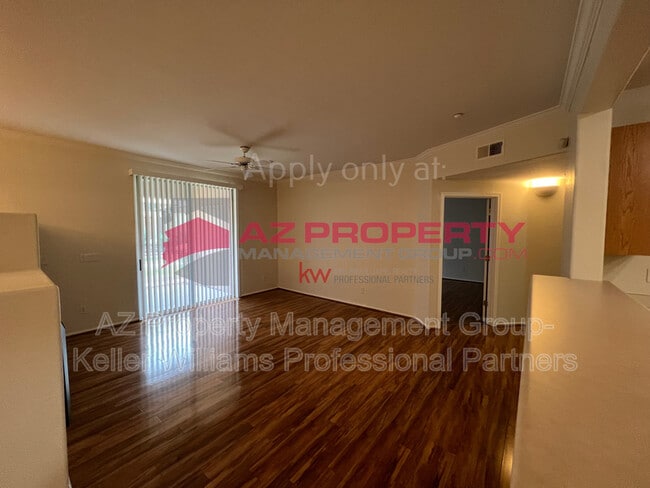 Photo - 955 E Knox Rd Unidad 109