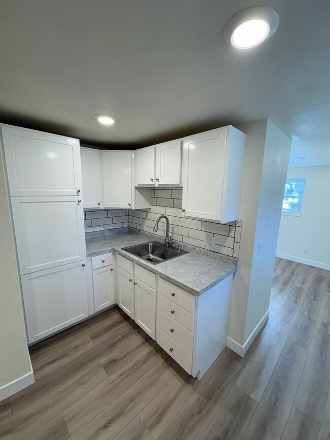 Photo - 6120 Strathmore Ln