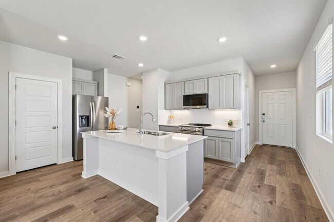 Photo - 113 Cutleaf Cv