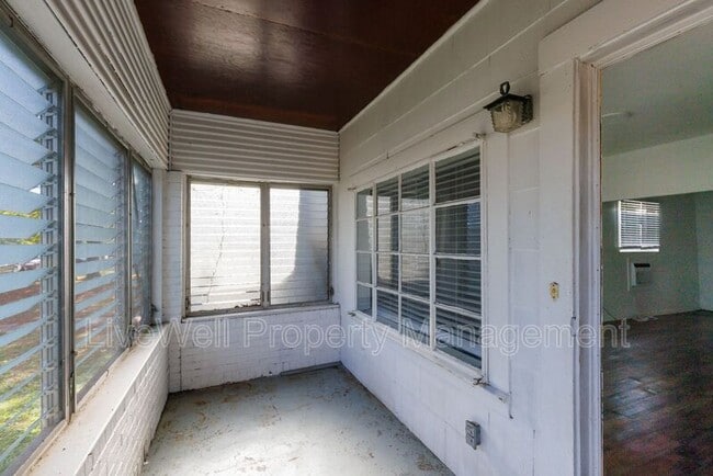 Photo - 1306 Avenue R