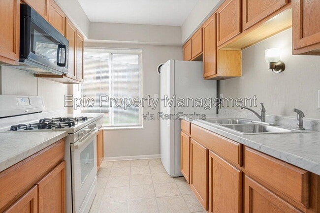 Photo - 24587 Kelly Rd Unit 6