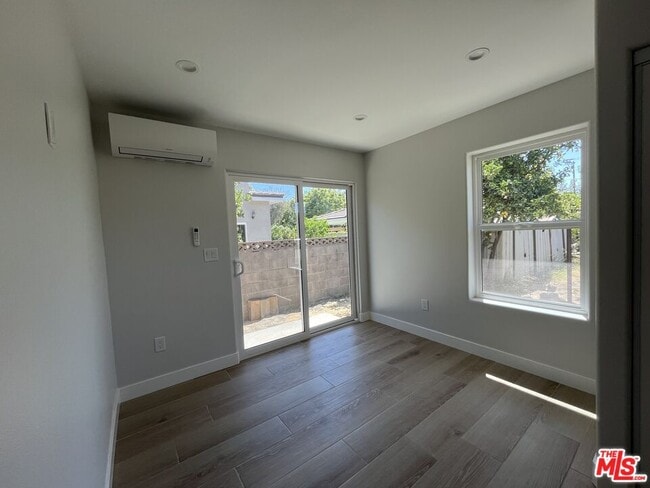 Photo - 1840 Deodora St