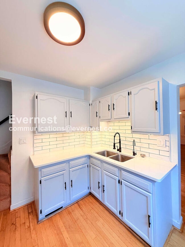 Photo - 1557 Leroy St