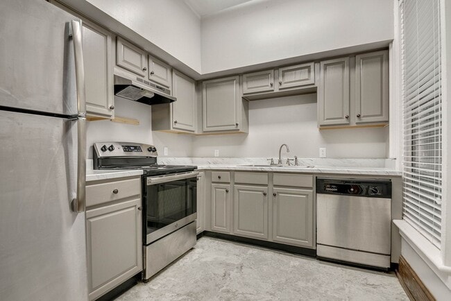 Photo - Fountain Plaza - Fitzgerald Apartments