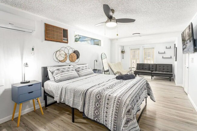 Photo - 1214 N Pine Hills Rd Unit 2