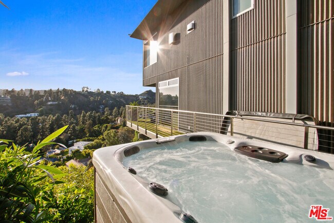 Photo - 9416 Beverlycrest Dr