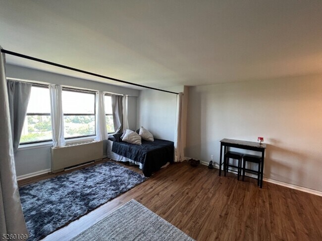 Photo - 285 Aycrigg Ave Unit 12C