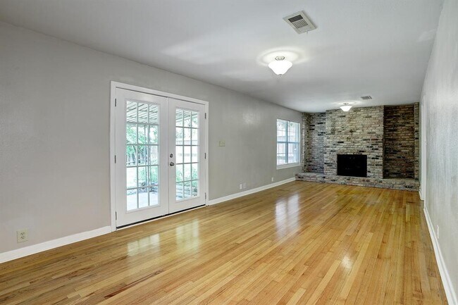 Photo - 8410 Glen Valley Dr