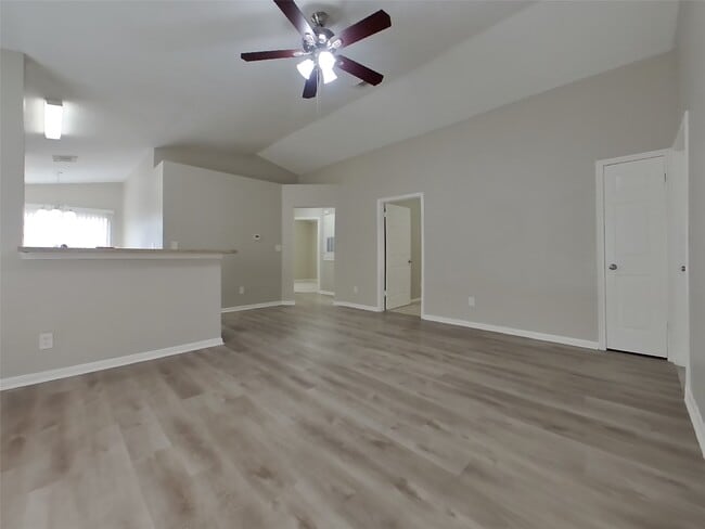 Photo - 3135 Kelling St