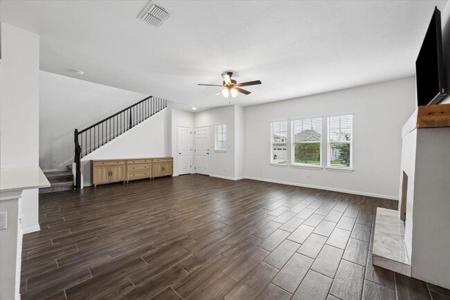 Photo - 145 Horsemint Way