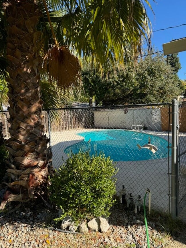2008 Westwood Ave