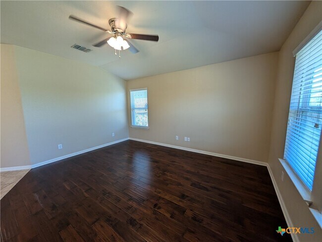 Photo - 1337 Lauren St
