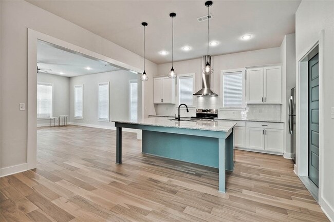 Photo - 930 S College Ave