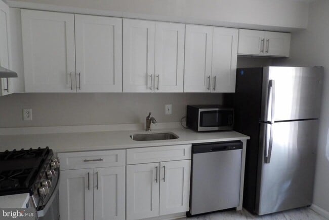 Photo - 762 Quince Orchard Blvd Unidad 762-102