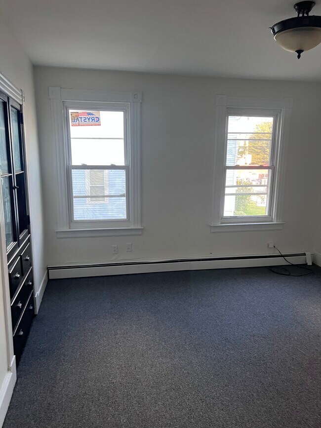 Photo - 140 Center St