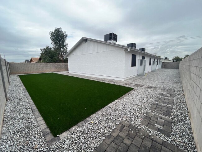 Photo - 2912 E Roeser Rd Unit 3