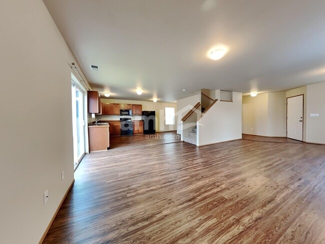 Photo - 9419 187th St E