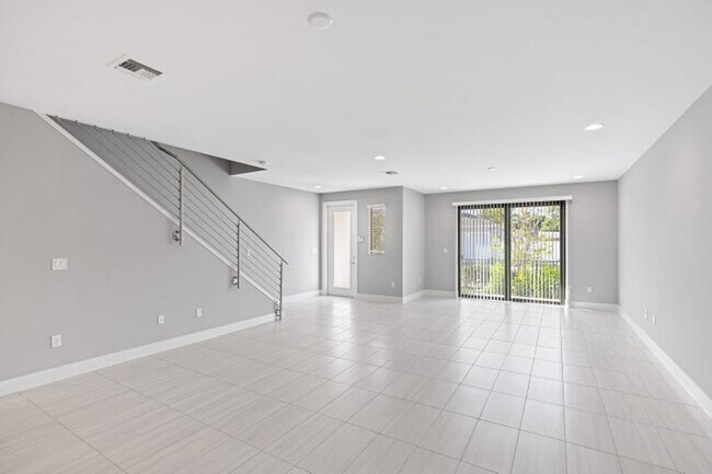 Photo - 3748 Lambert Ave