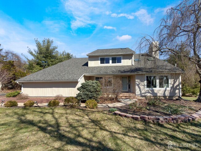 Photo - 592 Cabot Hill Rd