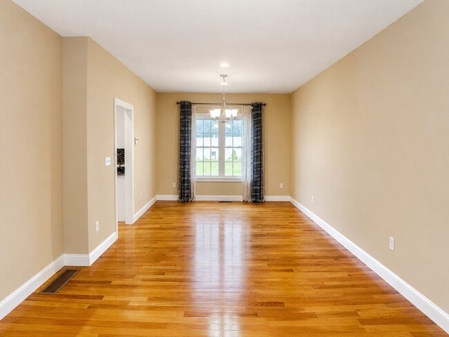 Photo - 117 Morris St
