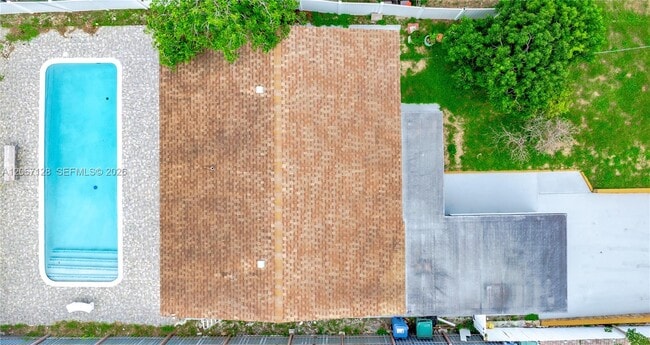 Photo - 481 NE 51st St