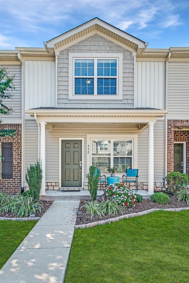 Building Photo - 735 Tulip Grove Rd Unit 352