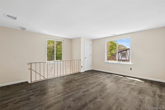 Photo - 104 Birchwood Rd