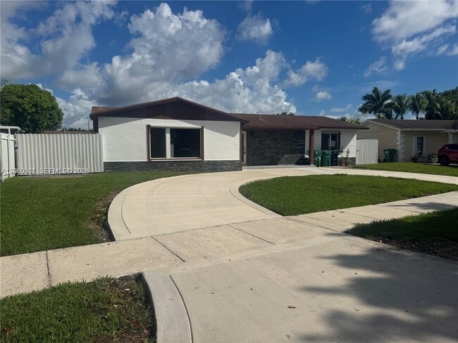 Building Photo - 10835 SW 154th Terrace