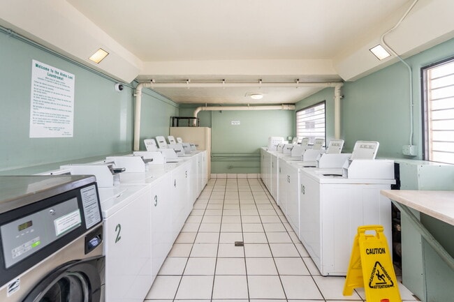 Photo - 2211 Ala Wai Blvd