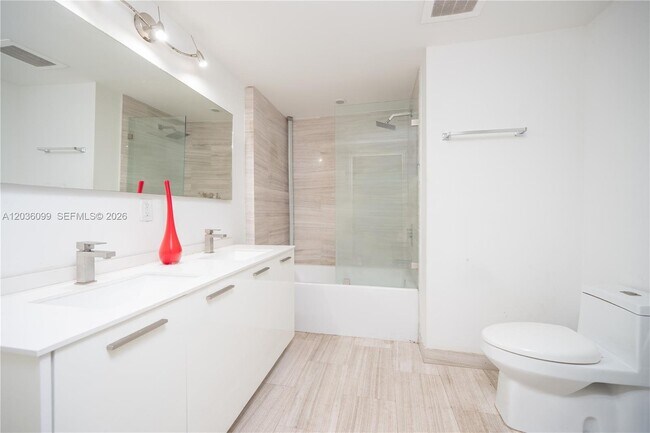 Photo - 1300 Brickell Bay Dr Unit 710