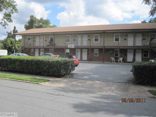 Building Photo - 133 N Spring St