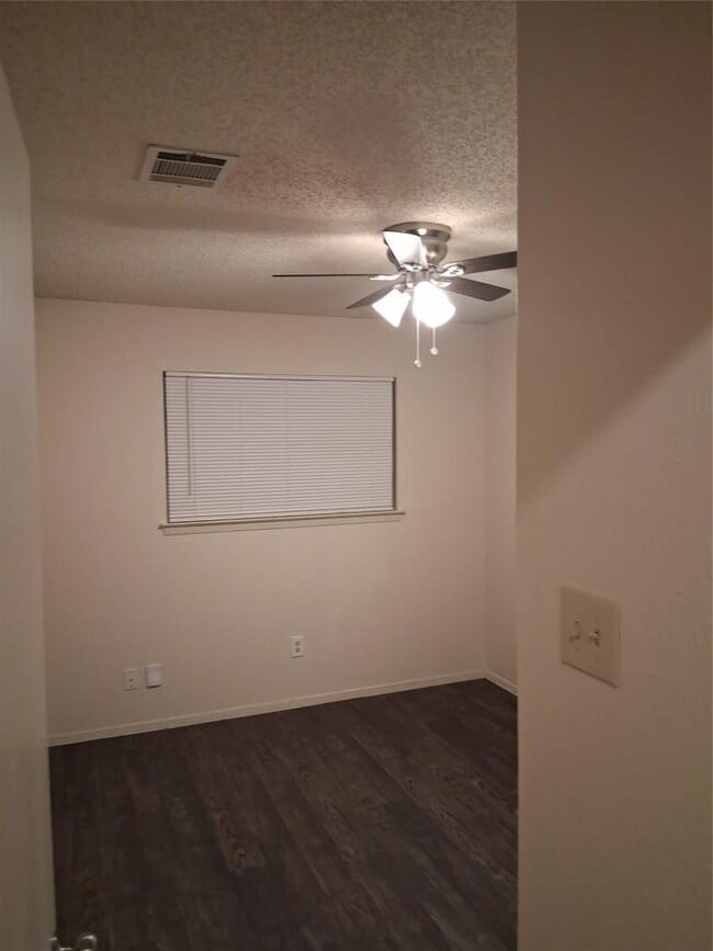 Photo - 703 Rollingway Dr