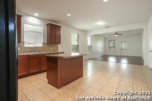 Photo - 8947 Oakwood Park