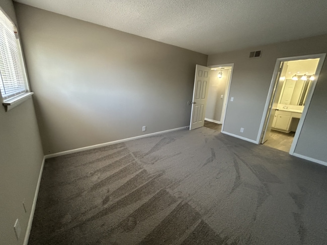Photo - 1005 Hickory Hill Ln Unit B104