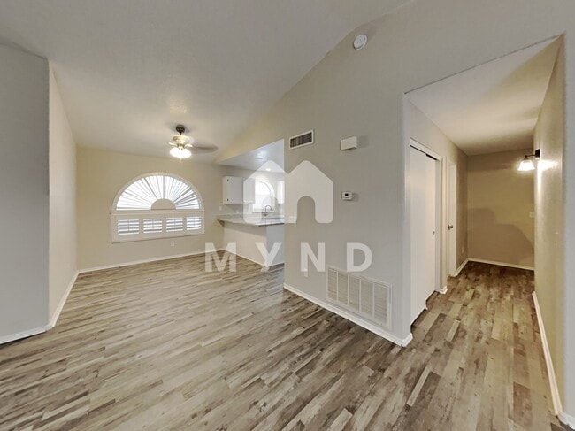 Photo - 8027 W Laurel Ln