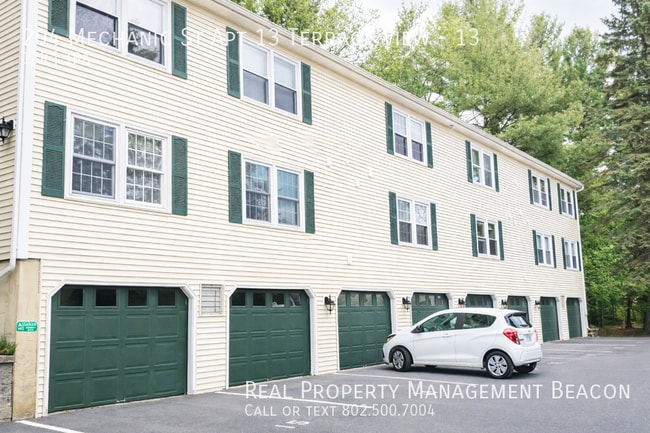 Photo - 204 Mechanic St