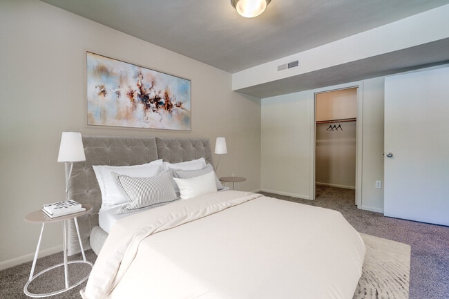 Ridgewood Village Apts