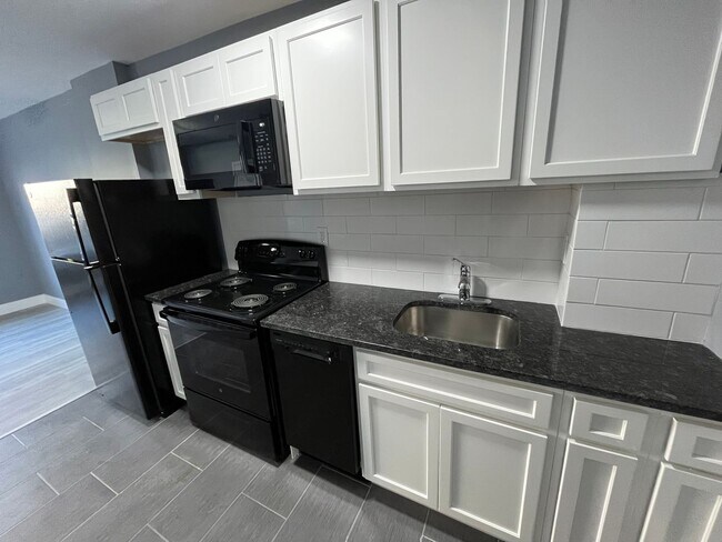 Photo - 846 Bingaman - LXR Unit 1F