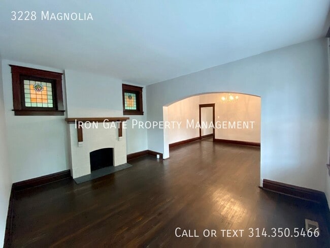 3228 Magnolia-