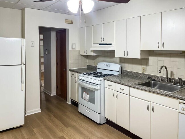 Photo - 61 Wales Ave Unit 2