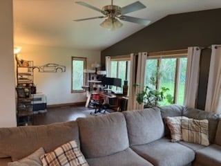 Photo - 409 Meadow Ct