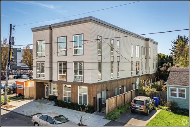 Photo - MF 17 - SE Woodward