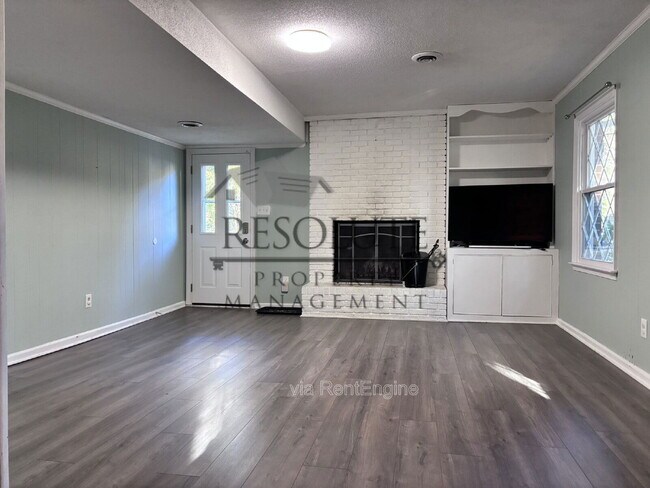 Photo - 1200 Brucemont Dr