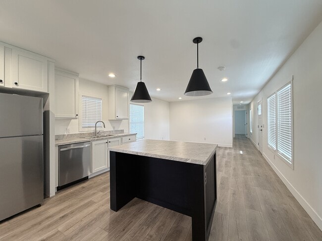 Photo - 2060 N Center St